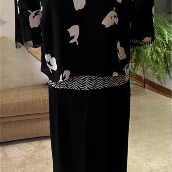 Fitting Image Women’s Black and Cream Lightweight Layered Midi Dress  24 Tall - Picture 10 of 10